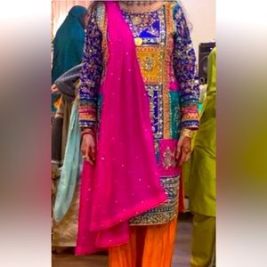 Medium size - Pakistani 3 piece designer suit